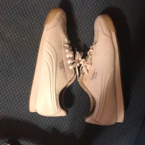 white pumas size 11